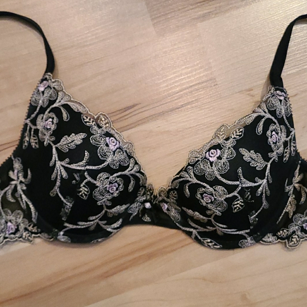 Like new sexy Felina lace pushup bra